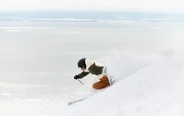 Skieur bien équipé