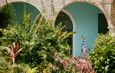 Femme qui se balade à Cancún