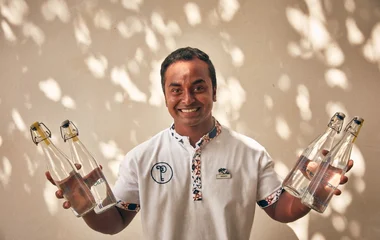 eco-friendly water bottles reduce plastic in resorts