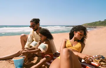 Famille au bord d'une plage Afrique du Sud