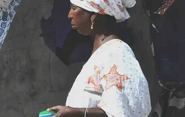 Femme dans un marché