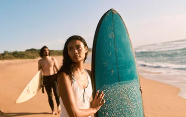 Deux surfeurs en Afrique du Sud