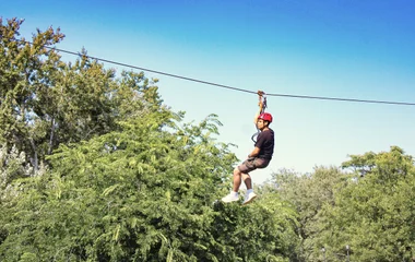 Accrobranche à Val Aventure