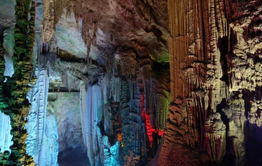 Grotte de Reed Flute Cave