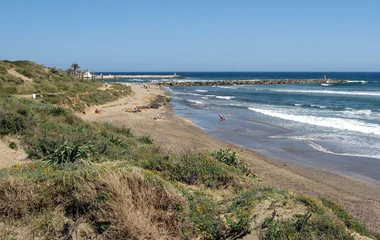 Plage Artola-Cabopino