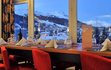 Restaurante com vista para as montanhas