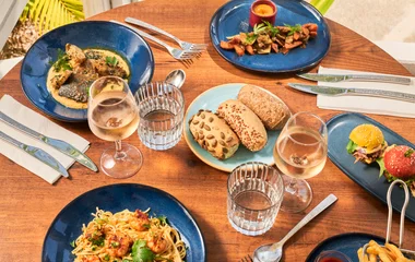 Platos del resort.