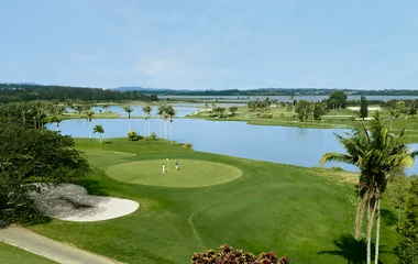 Vista aérea do campo de golfe em Lake Paradise