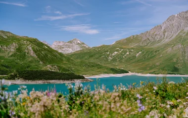 Região de lago na Itália.