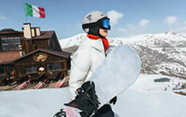 Saint-Moritz ciudad con nieve Navidad historia lujo Alpes