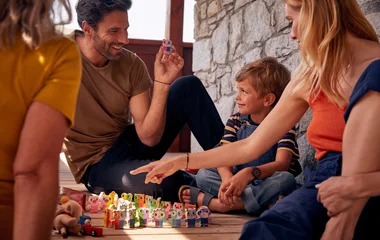 famille à la montagne dans les alpes à Valmorel
