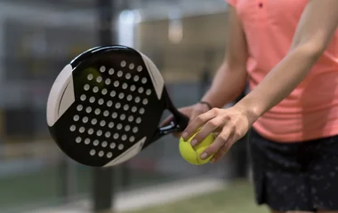 enfant raquette padel tennis